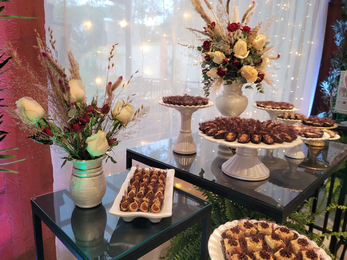 Composição floral para evento