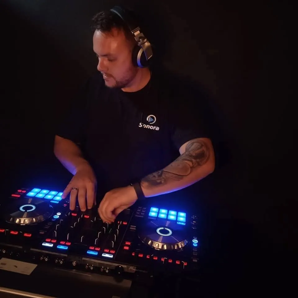 DJ Leonardo Pagno - Sonora Caxias